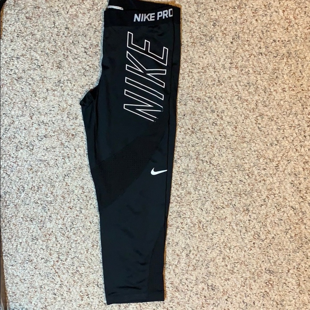 Nike crop leggings